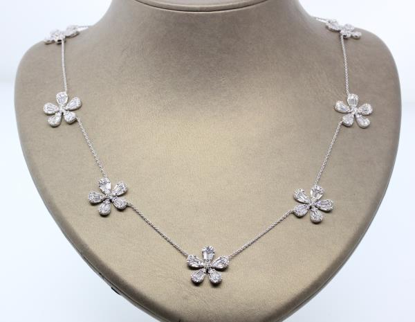 Diamond flower necklace (SKU N029)